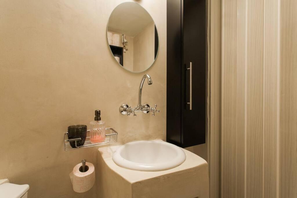 Home Sweet Home @ Central Athens 52 Sq.M. Bagian luar foto